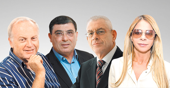 מימין: מארגנת קבוצת הרכישה ענבל אור ושלושה חברים מהקבוצה: עו”ד נחום פיינברג, דוד פולק ואשר גרינבאום מימין: מארגנת קבוצת הרכישה ענבל אור ושלושה חברים מהקבוצה: עו”ד נחום פיינברג, דוד פולק ואשר גרינבאום