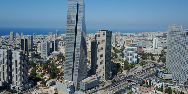 Azrieli Sarona Tower in Tel Aviv