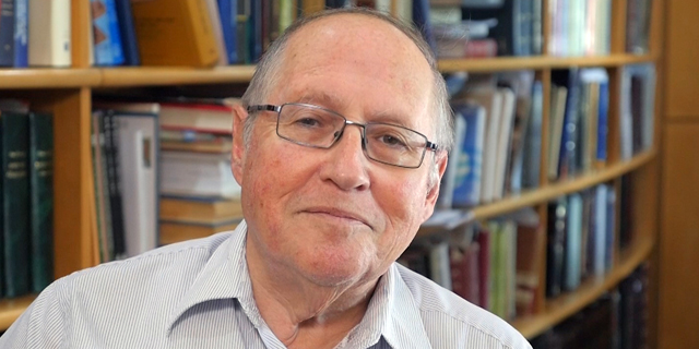 שופט העליון לשעבר אליקים רובינשטיין: "צריך לחקור את פרשת הצוללות"
