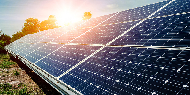 אנרג&#39;קס ושיכון ובינוי זכו ברוב מכסות הייצור של מתקנים סולארים קרקעיים לייצור חשמל