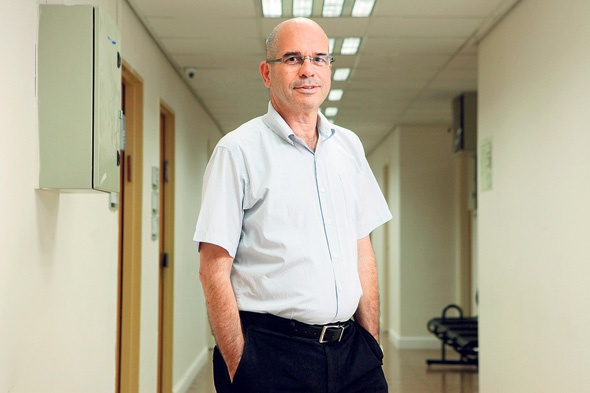 איציק ברוורמן, ראש עיריית פתח תקווה: המדינה חייבת להחליט במה להשקיע: בהתחדשות עירונית או בשכונות חדשות. בלי הסכמי גג שיתנו לי כספים לתשתיות וליצירת אזורי תעסוקה ומסחר, העיר תקרוס" איציק ברוורמן, ראש עיריית פתח תקווה: המדינה חייבת להחליט במה להשקיע: בהתחדשות עירונית או בשכונות חדשות. בלי הסכמי גג שיתנו לי כספים לתשתיות וליצירת אזורי תעסוקה ומסחר, העיר תקרוס"