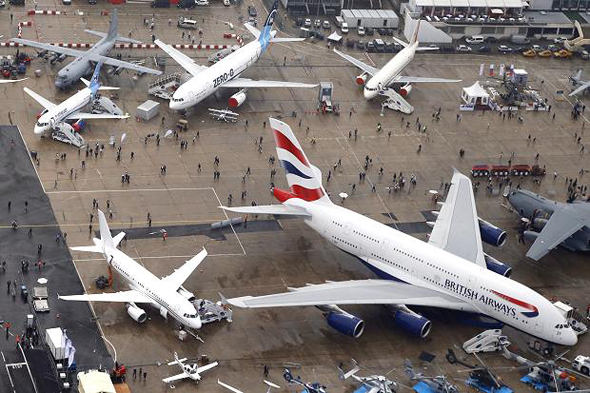 הקברניט איירבוס A380 בואינג 787 נמל תעופה 