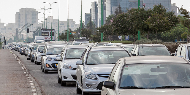 69% of Israelis Drive to Work and Only 21% Use Public Transport, According to New Report