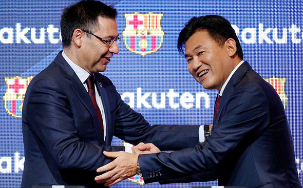 Hiroshi Mikitani and FC Barcelona's President Josep Maria Bartomeu shake hands. Photo: REUTERS Hiroshi Mikitani and FC Barcelona's President Josep Maria Bartomeu shake hands. Photo: REUTERS