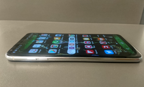 פרופיל דק. V30 מן הצד פרופיל דק. V30 מן הצד