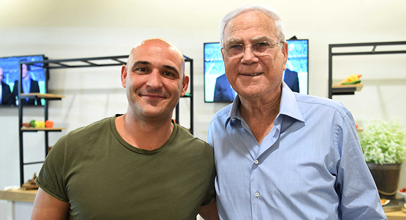 לפי Elite Performance Partners, חברת יישום בקבוצות ספורט, עדיין אין הגדרה מלאה לתפקיד המנהל ספורטיבי וכל מועדון מחלק את האחריות של אותו מנהל באופן שונה לפי Elite Performance Partners, חברת יישום בקבוצות ספורט, עדיין אין הגדרה מלאה לתפקיד המנהל ספורטיבי וכל מועדון מחלק את האחריות של אותו מנהל באופן שונה