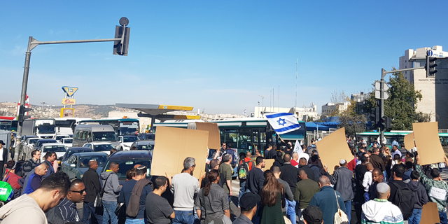 Teva CEO to Netanyahu: Layoffs will Proceed as Planned