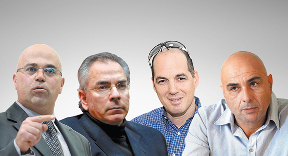 מימין: יוסי ארד, אייל גרינבאום, שלומי פוגל ודודו זקן. תשקיפי הגיוס בהכנה מימין: יוסי ארד, אייל גרינבאום, שלומי פוגל ודודו זקן. תשקיפי הגיוס בהכנה