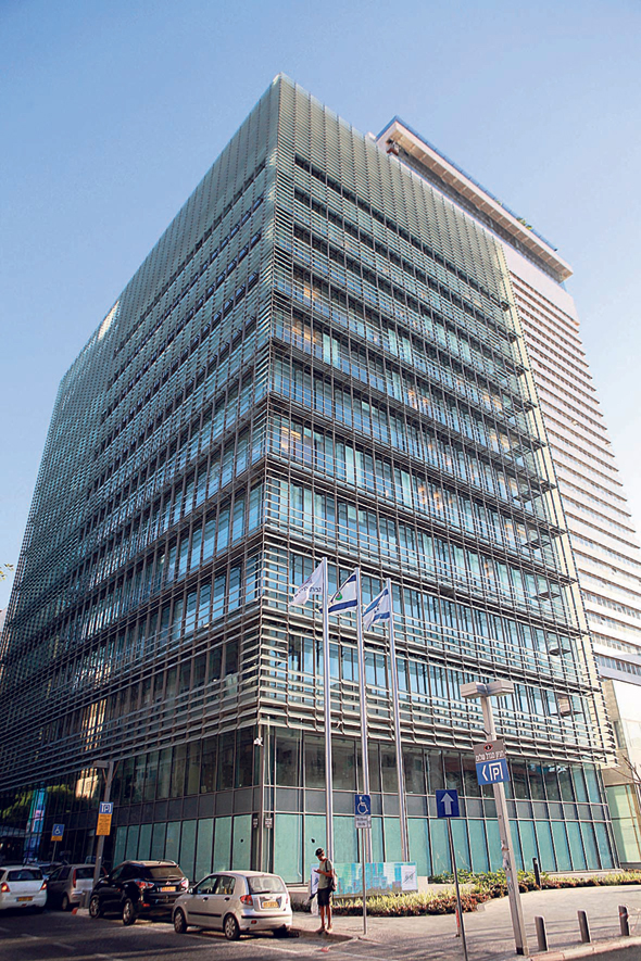 בניין הבורסה לני”ע בתל אביב. בשוק ההון אופטימים בנוגע ל־2021 בניין הבורסה לני”ע בתל אביב. בשוק ההון אופטימים בנוגע ל־2021