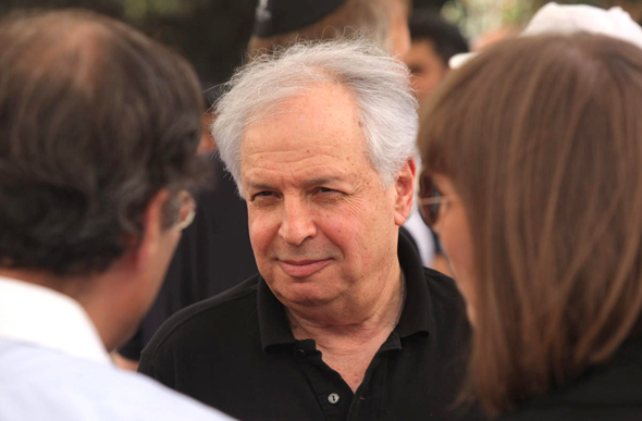 שאול אלוביץ'. לוח הזמנים הלחוץ היה חשוב כדי להימנע מדרישת פירעון מיידית שאול אלוביץ'. לוח הזמנים הלחוץ היה חשוב כדי להימנע מדרישת פירעון מיידית