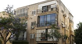 בניין ב תל אביב לפני תמ"א 38, צילום: עמית שעל בניין ב תל אביב לפני תמ"א 38, צילום: עמית שעל