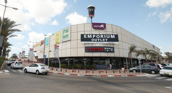 קניון חוצות המפרץ בחיפה. האם המס הופך את העסקאות ללא כדאיות? קניון חוצות המפרץ בחיפה. האם המס הופך את העסקאות ללא כדאיות?