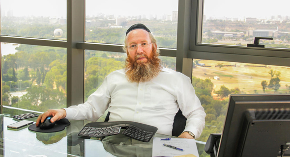 עו”ד רוני פאלוך. הוביל את קבוצת המשקיעים עו”ד רוני פאלוך. הוביל את קבוצת המשקיעים