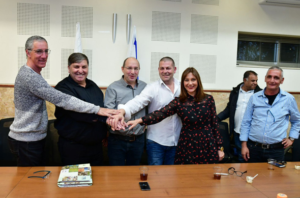 חתימת הסכם הקיבוצי בין הנהלת קק"ל לוועד העובדים חתימת הסכם הקיבוצי בין הנהלת קק"ל לוועד העובדים
