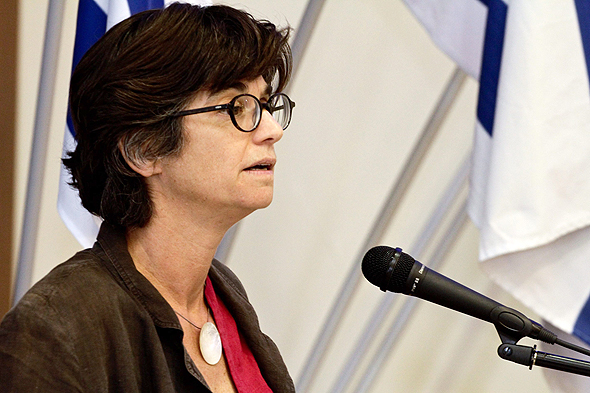 ד"ר אמילי סילברמן ד"ר אמילי סילברמן