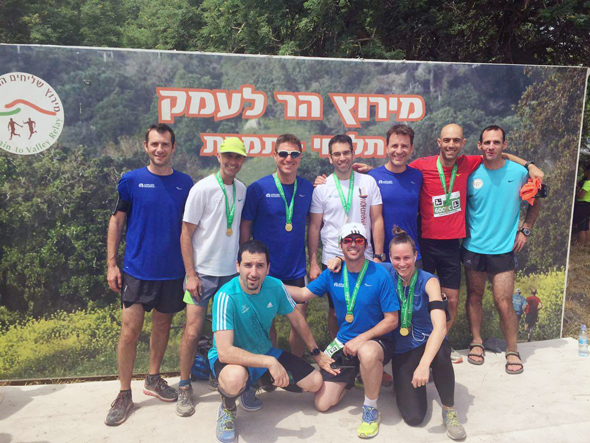 עובדי אפלייד מטיריאלס משתתפים בפעילות כושר עובדי אפלייד מטיריאלס משתתפים בפעילות כושר