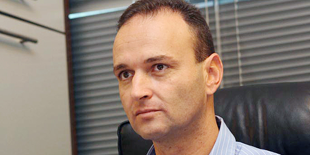 גיא ברנשטיין רוצה למשוך שכר גם ממגי'ק