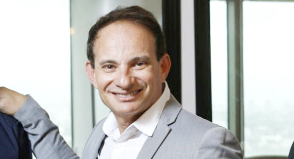 גיל בלוטרייך. "בנישת מבני הבוטיק התחרות מוגבלת. לחברות הגדלות הפרויקטים האלה קטנים מדי, והקבלנים הקטנים מוגבלים פיננסית" גיל בלוטרייך. "בנישת מבני הבוטיק התחרות מוגבלת. לחברות הגדלות הפרויקטים האלה קטנים מדי, והקבלנים הקטנים מוגבלים פיננסית"