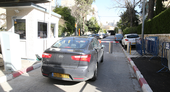 החוקרים מגיעים למעון רה"מ, הבוקר החוקרים מגיעים למעון רה"מ, הבוקר