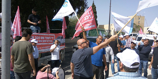 מאות בעלי רכבי עבודה בדרך למשרד האוצר