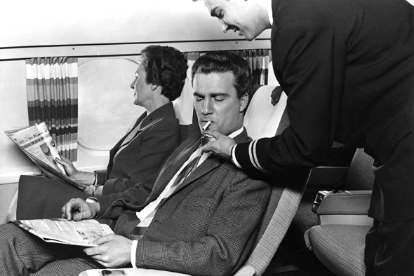 עישון במטוס תעופה, צילום: KLM