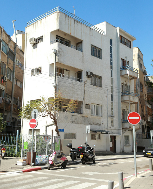 בית קצין העיר. הרוכש ייאלץ לשאת בעלויות השיפוץ בהתאם להוראות השימור בית קצין העיר. הרוכש ייאלץ לשאת בעלויות השיפוץ בהתאם להוראות השימור
