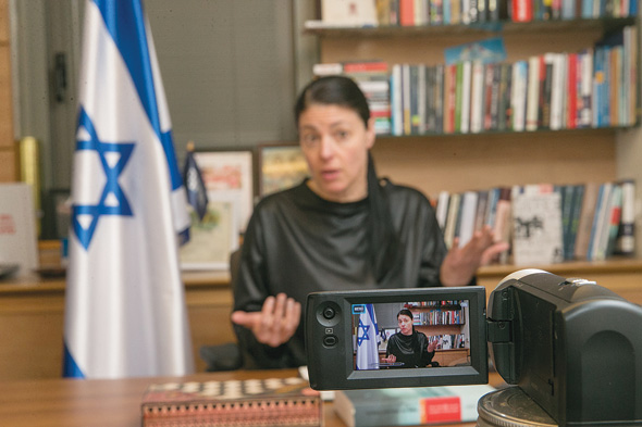 צילומי הווידיאו צ'ט. "כילדה חלמתי לשחק בתיאטרון" צילומי הווידיאו צ'ט. "כילדה חלמתי לשחק בתיאטרון"