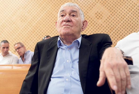 צבי בר. מ־1,200 דירות ל־350 וילות, ובחזרה צבי בר. מ־1,200 דירות ל־350 וילות, ובחזרה