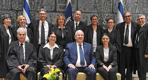 הנשיא ריבלין, נשיאת העליון חיות ושרת המשפטים שקד עם המושבעים החדשים. לתור אחרי דרכים לשפר את השירות הנשיא ריבלין, נשיאת העליון חיות ושרת המשפטים שקד עם המושבעים החדשים. לתור אחרי דרכים לשפר את השירות