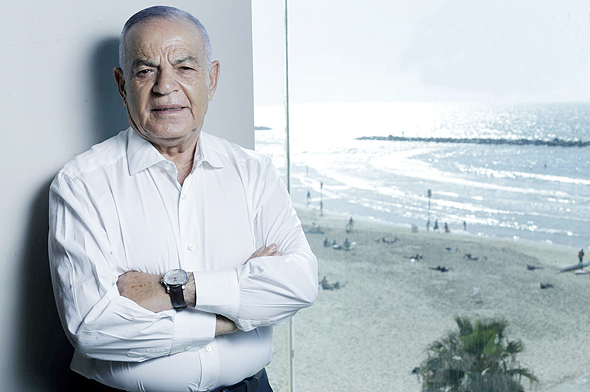 אבנר לוי. “כחלון טען שאנחנו מספסרים בקרקעות, אבל הספסר הכי גדול הוא המדינה, על חשבון הקבלנים והציבור" אבנר לוי. “כחלון טען שאנחנו מספסרים בקרקעות, אבל הספסר הכי גדול הוא המדינה, על חשבון הקבלנים והציבור"