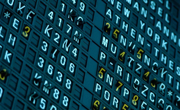 לוח טיסות מספר טיסה נמל תעופה, צילום: גטי אימג'ס