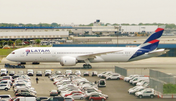 A LATAM plane A LATAM plane
