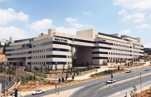 בניין רד בינת בהר החוצבים. 200 אלף שקל בחודש לשלוש קומות בניין רד בינת בהר החוצבים. 200 אלף שקל בחודש לשלוש קומות