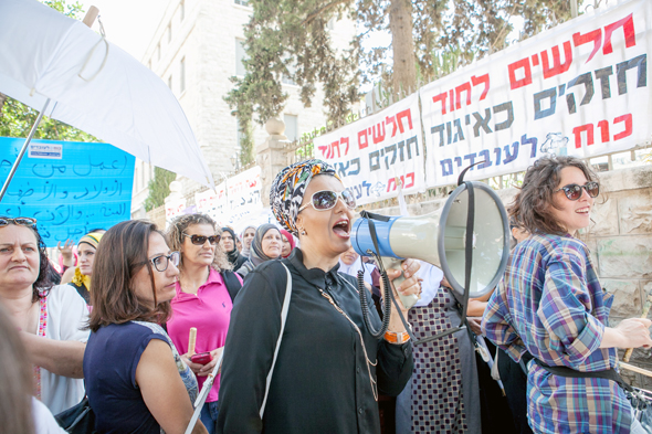 הפגנת המטפלות, יולי 2016. המדינה הערימה קשיים על ההתאגדות הפגנת המטפלות, יולי 2016. המדינה הערימה קשיים על ההתאגדות