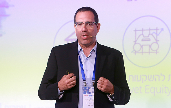 שמוליק ארבל, ראש המערך המסחרי בנק לאומי, בוועידה שמוליק ארבל, ראש המערך המסחרי בנק לאומי, בוועידה