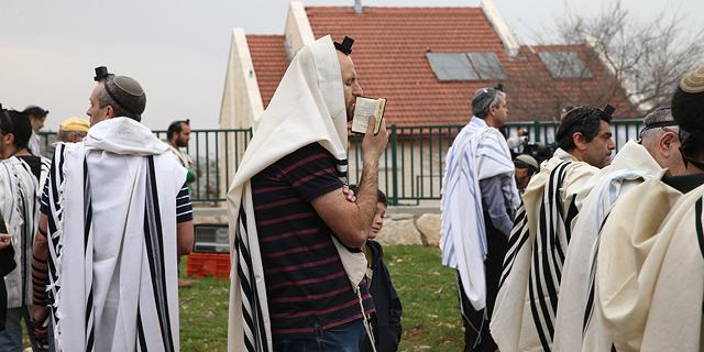ההכנסה של משק בית חילוני גבוהה ב־32% מדתי שאינו חרדי