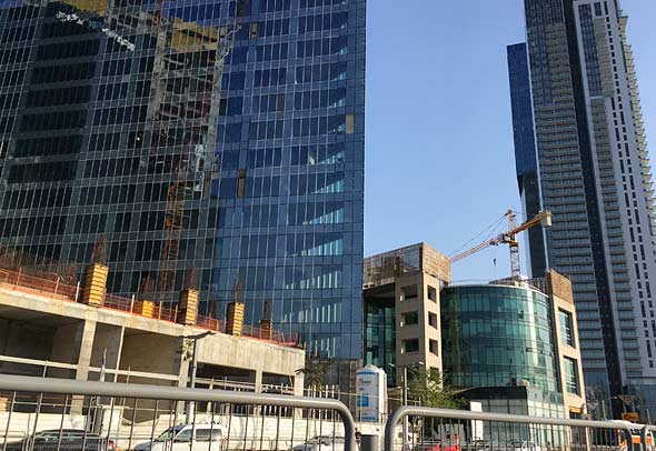 בניית מגדלי משרדים בניית מגדלי משרדים