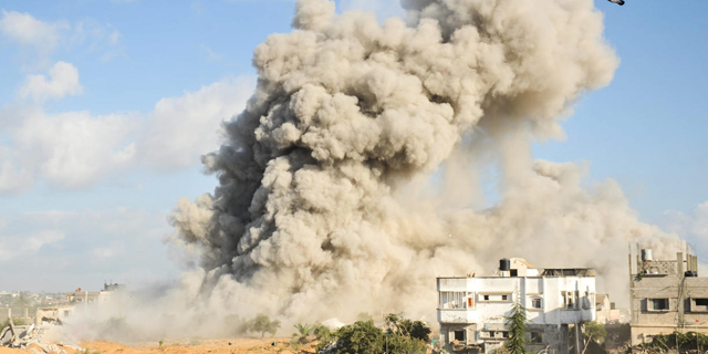 מטוסי קרב הפציצו מנהרת טרור מטרים מישראל
