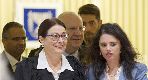 שרת המשפטים איילת שקד ונשיאת העליון אסתר חיות. למי שקד רוצה להידמות? שרת המשפטים איילת שקד ונשיאת העליון אסתר חיות. למי שקד רוצה להידמות?