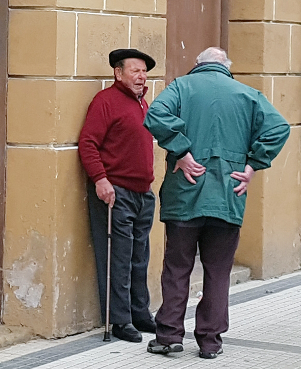 זקנים באסקים בעיר זומאיה זקנים באסקים בעיר זומאיה