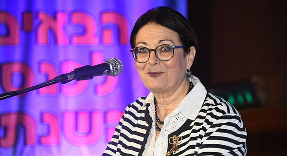 אסתר חיות אסתר חיות