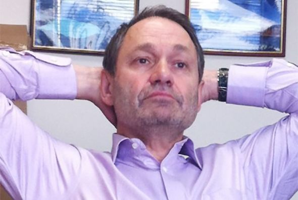 ליאוניד בוגוסלבסקי. "אני לא מתעניין במצב הכספי של החברה אלא מבקש מהמנכ"ל לתאר את התהליך העסקי, להסביר לי את המוצר כאילו הייתי לקוח" ליאוניד בוגוסלבסקי. "אני לא מתעניין במצב הכספי של החברה אלא מבקש מהמנכ"ל לתאר את התהליך העסקי, להסביר לי את המוצר כאילו הייתי לקוח"