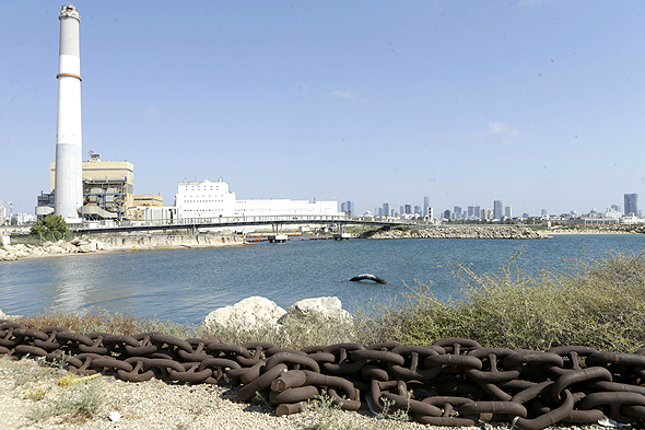מעגנה מערבית לתחנת הכוח רדינג. השטח הימי של המרינה יהיה 60 דונם מעגנה מערבית לתחנת הכוח רדינג. השטח הימי של המרינה יהיה 60 דונם