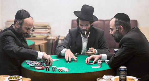 ”דרייבר”. מימין: משה פולקנפליק גיבור הסרט, עם מאור שוויצר ואבי דנגור ”דרייבר”. מימין: משה פולקנפליק גיבור הסרט, עם מאור שוויצר ואבי דנגור