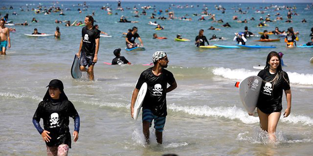 Hundreds of Israeli Surfers Protested Offshore Gas Development