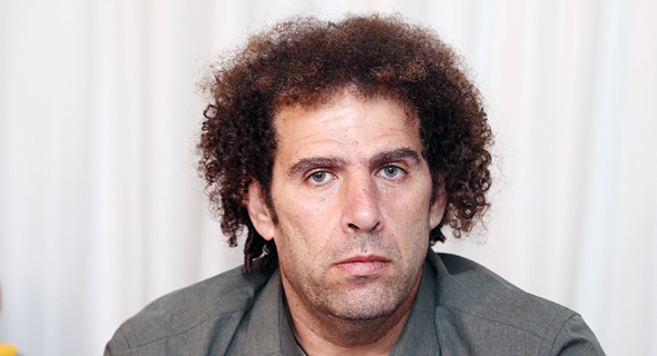 יוסי גביזון (מבעלי קסטרו–הודיס): "למה הבאנו את קרדשיאן? זה כמו שתשאל קבוצת כדורגל למה הבאת את מסי. היא מקושרת ברמה שלא תיאמן ומביאה אותנו לממד אחר" יוסי גביזון (מבעלי קסטרו–הודיס): "למה הבאנו את קרדשיאן? זה כמו שתשאל קבוצת כדורגל למה הבאת את מסי. היא מקושרת ברמה שלא תיאמן ומביאה אותנו לממד אחר"