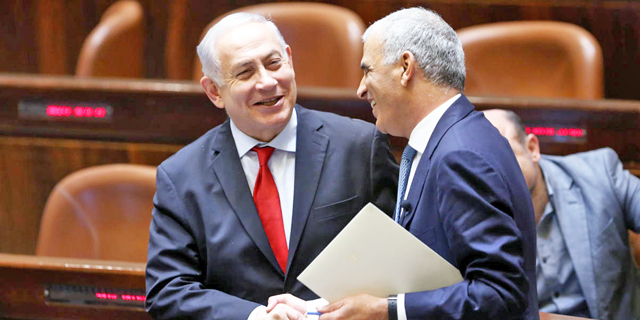Benjamin Netanyahu and Moshe Kahlon. Photo: Alex Kolomoisky 