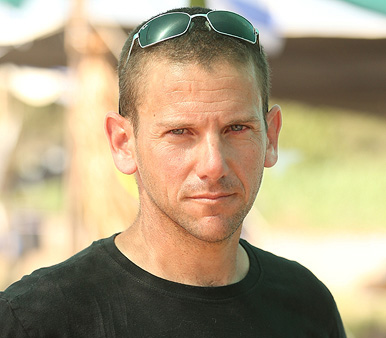 מוסף שבועי 12.7.18 רוטשילד על החוף טל גונן ב מאהל מחאה נגד בניית אסדת הגז בחוף דור מוסף שבועי 12.7.18 רוטשילד על החוף טל גונן ב מאהל מחאה נגד בניית אסדת הגז בחוף דור