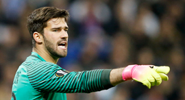 אליסון בקר שוער נבחרת ליברפול, צילום: אי פי איי