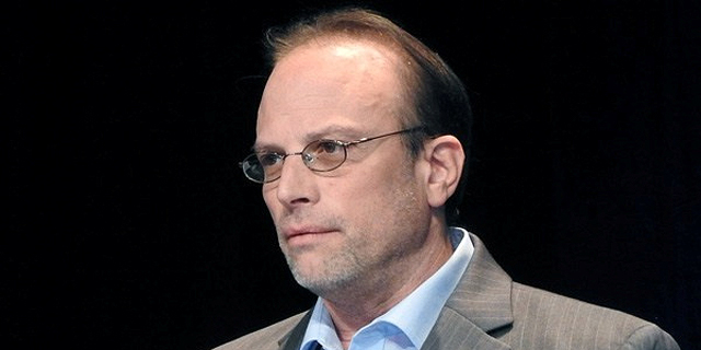 מה מעניין את סטוארט זימר ברכישת חברת ביטוח ישראלית?